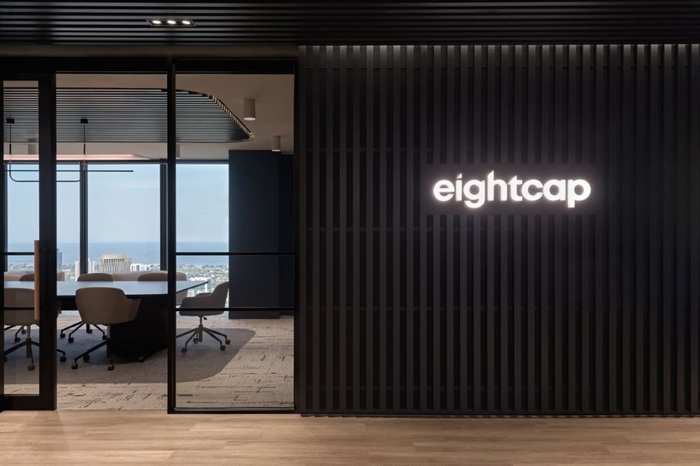 Dịch Vụ Chăm Sóc Khách Hàng Sàn Eightcap